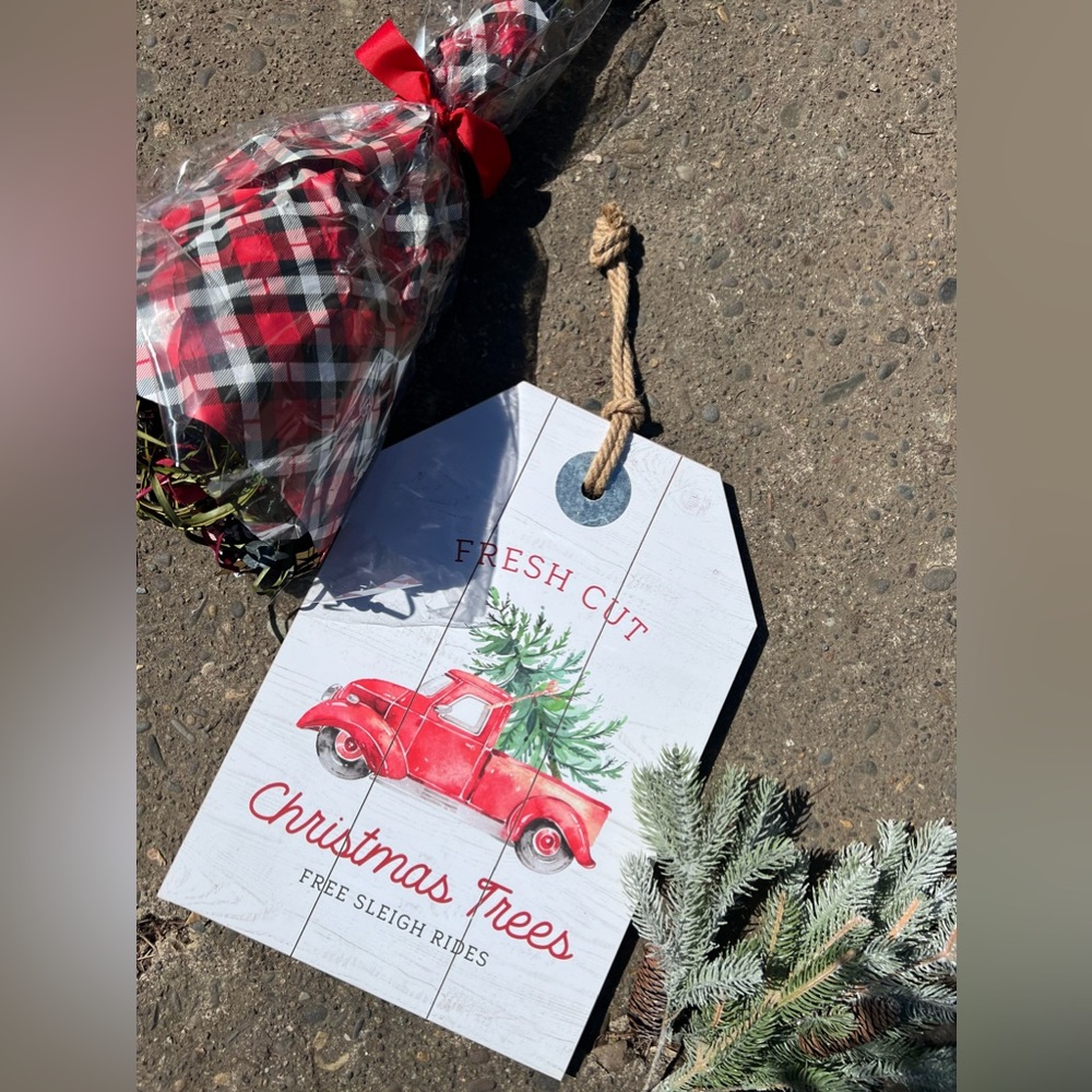 Great cut Christmas trees sign